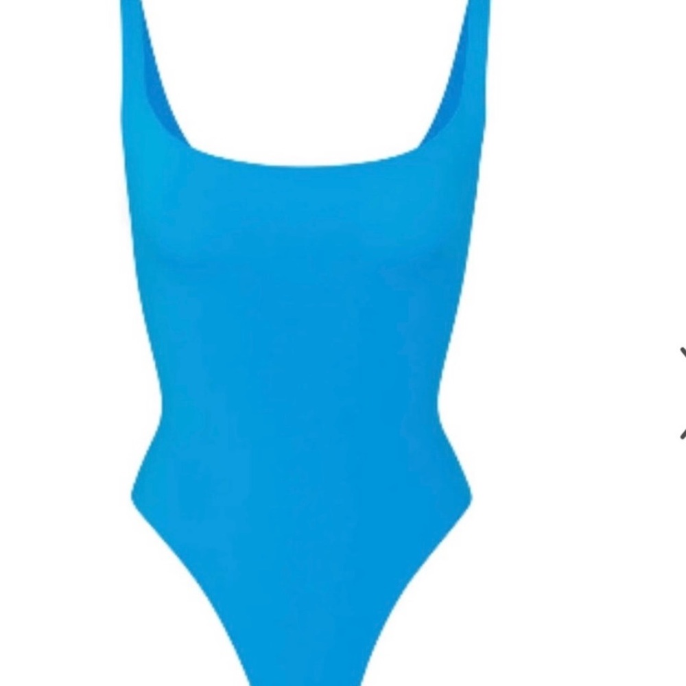 FITS EVERYBODY SQUARE NECK BODYSUIT | MYKONOS XL